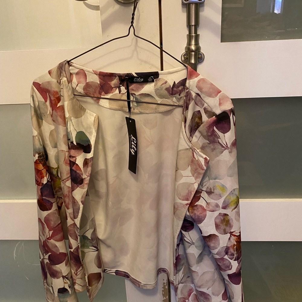 Brand new Lily floral light summer jacket. Size 8